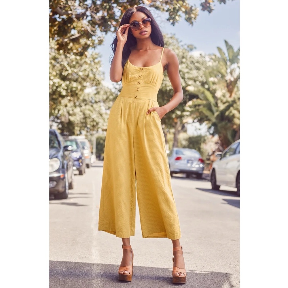 Lulu's Coastal Air Mustard Yellow Striped Tie-Back Culotte
Jumpsuit